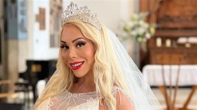 بعد عام من الزواج.. سولين كاري تعلن طلاقها من نفسها 