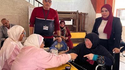 ذوي الإعاقة يثبتون عزيمتهم في صناديق بورسعيد بانتخابات مجلس النواب