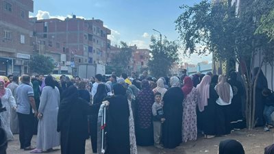 السيدات والشباب في صدارة المشهد.. توافد كثيف للمواطنين على المقار الانتخابية 