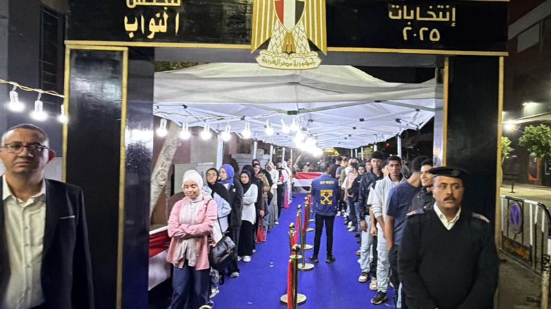 توافد جماهيري 