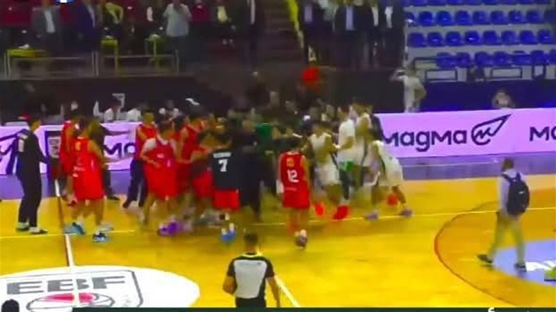 خناقة الأهلي والاتحاد