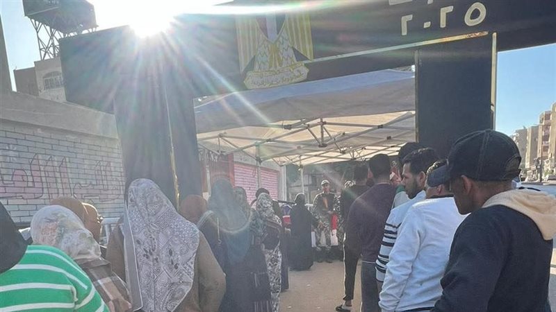 طوابير الناخبون