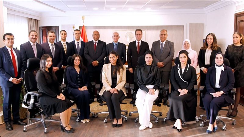 الوفد الثالث من الملحقين