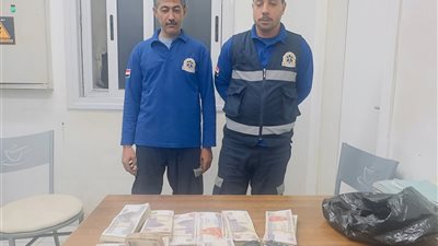 بطولة على طريق السخنة.. مسعفان ينقذان شابًا ويثبتان أن الأمانة فوق كل شيء