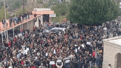 مظاهرات واعتصامات في بعض محافظات سوريا وسط انتشار قوات الأمن 