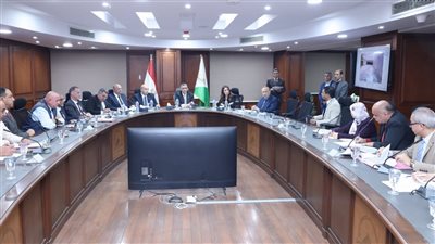 محافظ الجيزة يعقد اللقاء الأسبوعي لبحث شكاوى المواطنين