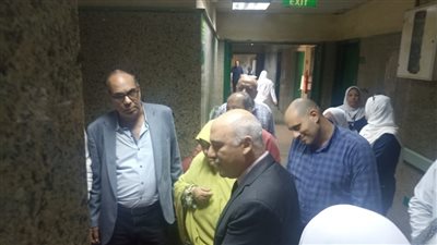 وكيل وزارة الصحة بالقليوبية يتفقد مستشفيات قليوب لمتابعة سير العمل 