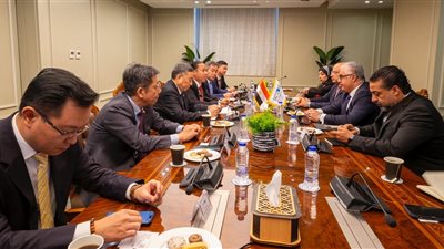 رئيس اقتصادية قناة السويس يبحث تعزيز التعاون مع شركة الهندسة البحرية الصينية