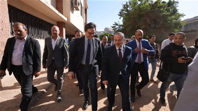 محافظ أسيوط ووزير الثقافة يبحثان سبل تطوير قصر ثقافة أحمد بهاء الدين