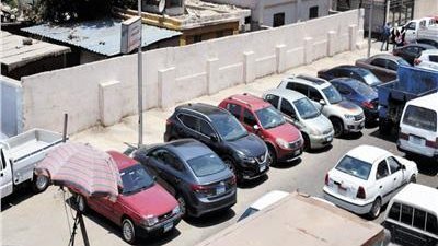 قانون البناء الجديد يفرض اشتراطات صارمة لإيواء السيارات وتأمين المنشآت