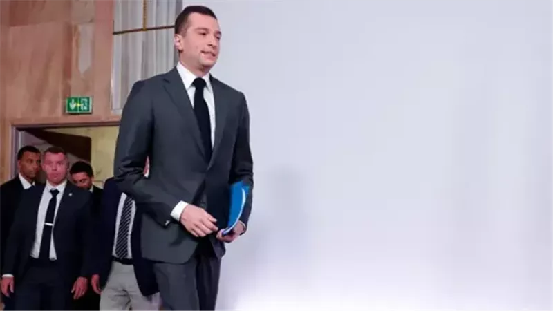 زعيم اليمين المتطرف