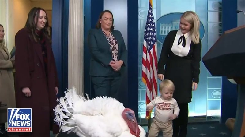 كارولين ليفت ونجلها