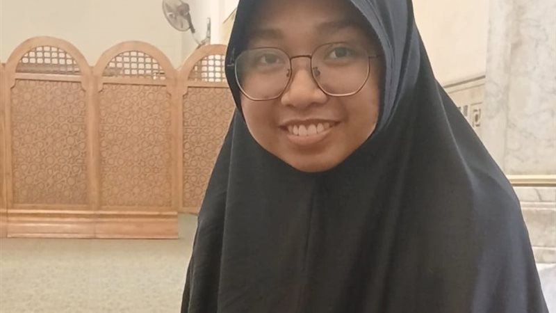 الطالبة الإندونيسية