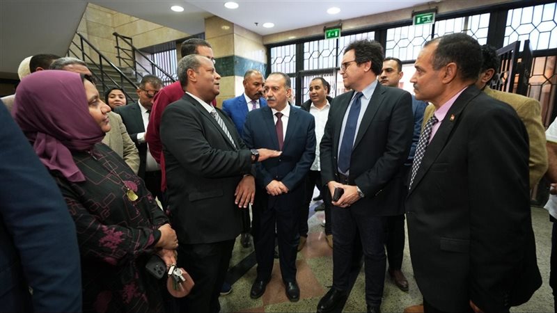 محافظ أسيوط 