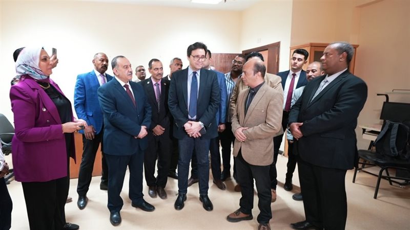 محافظ أسيوط 