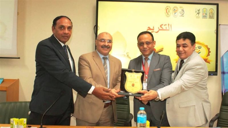 خلال التكريم