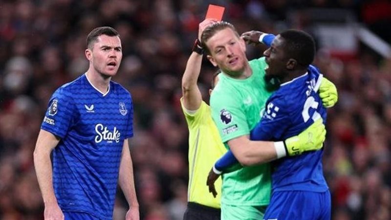 لحظة صفع إدريسا جايي