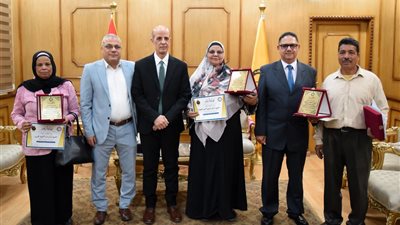 تقدير العطاء الأكاديمي والإداري.. جامعة بني سويف تحتفل بمتقاعدي نوفمبر