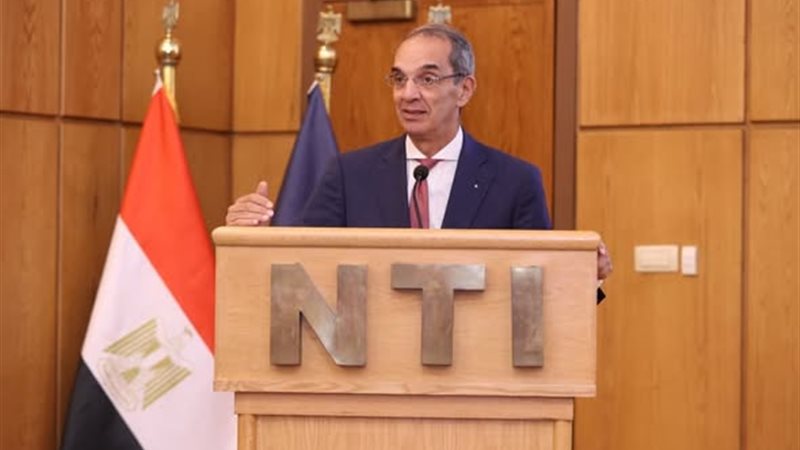 الدكتور عمرو طلعت