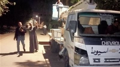 محافظ أسيوط يؤكد رفع كفاءة منظومة الإنارة العامة بالمراكز والمدن والأحياء