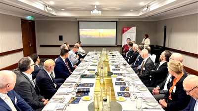  هيبة ونور يبحثان خطط الشركات القطرية للتوسع خلال زيارتهم لقطر  