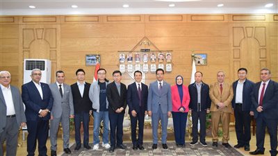 رئيس جامعة بنها يستقبل وفدًا من أكاديمية هوبي للعلوم والتقنية الصينية 