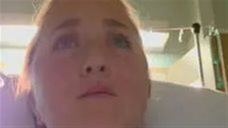  امرأة تصاب بشظية