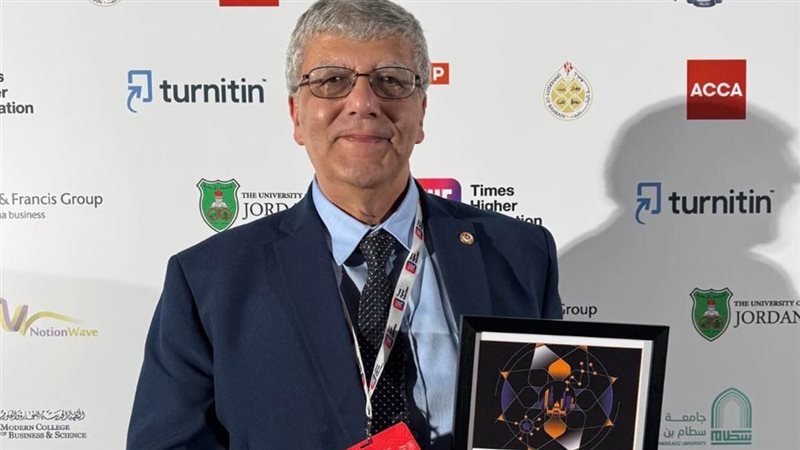 الدكتور عمرو عدلي