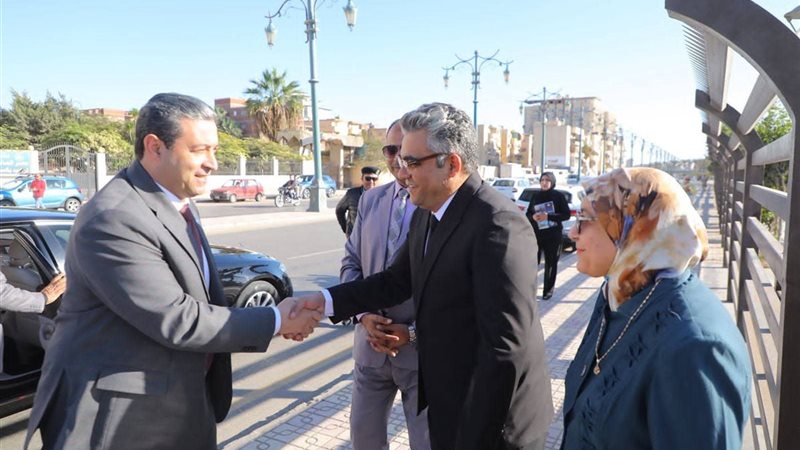 محافظ دمياط يكرم