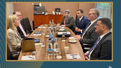 وزير البترول يبحث مع المدير التنفيذي لمنظمة Austmine الأسترالية فرص التعاون 