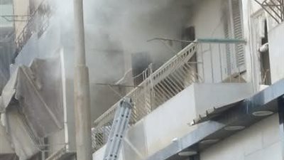 دون إصابات.. السيطرة علي حريق بشقة سكنية بشارع المدينة المنورة بالسويس