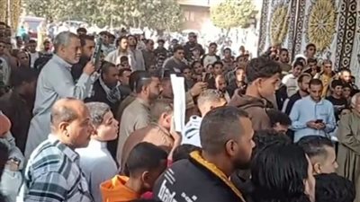 وقفة احتجاجية حاشدة بدائرة الخامسه بالمنوفية 