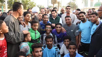 وزير الشباب والرياضة يتفقد المرحلة الاولى من تطوير مركز شباب الاتحاد