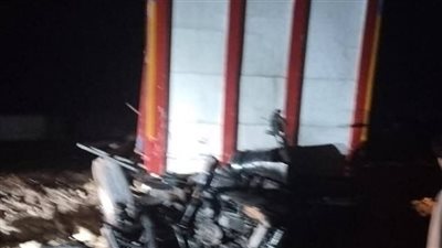 مصرع شابين إثر اصطدام تريلا بسيارة ربع نقل أمام مدخل قرية الزوايدة بقنا