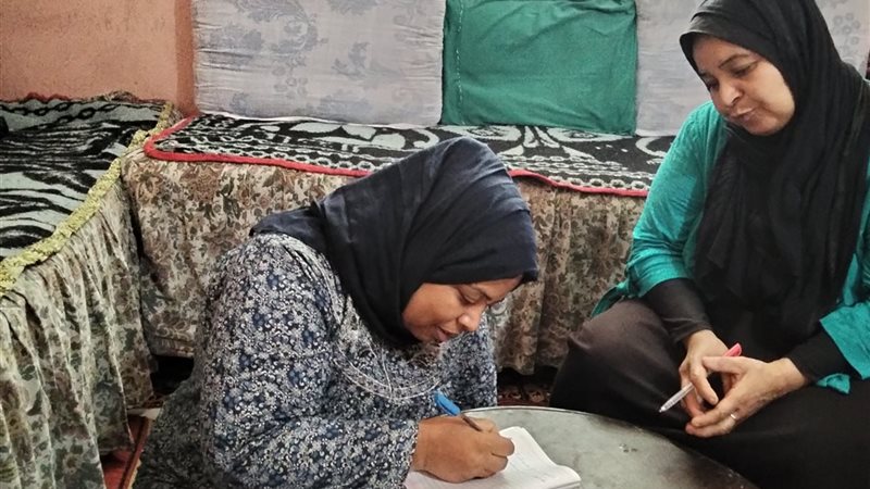 منال يوسف ومعلمتها