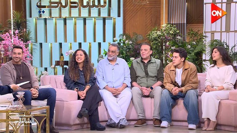 معكم منى الشاذلي