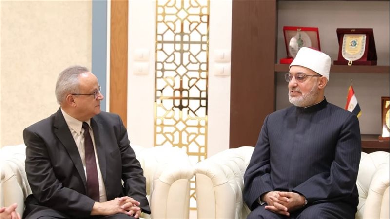 مفتي الجمهورية ومدير