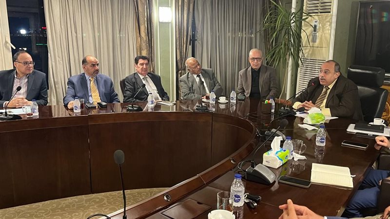 خلال الاجتماع 