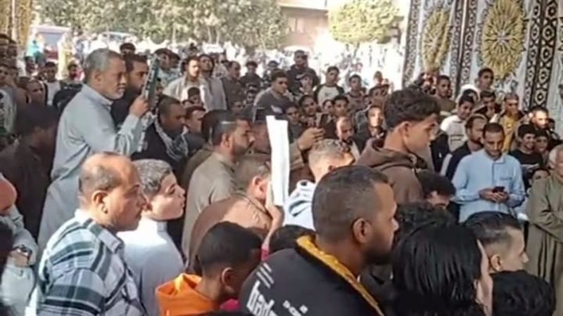 جانب من الواقفة