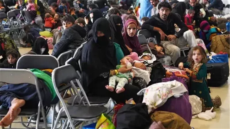 الأفغان في مطار ألماني