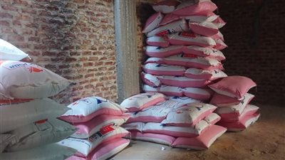 تموين إسنا يضبط طن علف دواجن مجهول المصدر في حملة رقابية موسعة