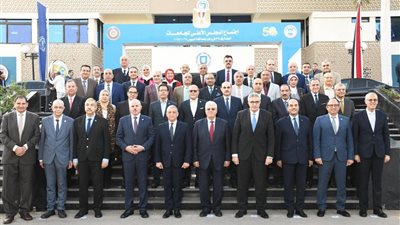 رئيس جامعة سوهاج يشارك في اجتماع المجلس الأعلى للجامعات بجامعة قناة السويس