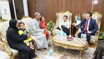محافظ المنوفية يوجه بصرف 100 ألف جنيه دعمًا ماليًا لأسرة «شهيد الشهامة»
