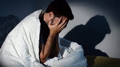 علماء يكتشفون سر معاناة المصابين بالأرق وعدم قدرتهم على إيقاف التفكير ليلا