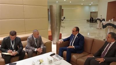  وزير قطاع الأعمال العام يلتقي مدير مؤسسة تطوير صناعة السيارات بالجزائر