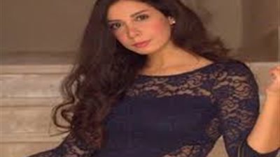 ياسمين رحمي: خطوبتان لم تكتملا.. والزواج مسؤولية مش لعبة ومش لازم نرتبط 