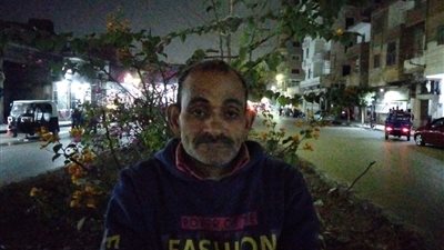 رجل خمسيني بلا مأوى في طنطا يستغيث بالرئيس: «بناتي رموني في الشارع»