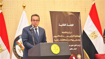  خلال جلسة نقاشية.. وزير الصحة: لا تهاون في حقوق الفرق الطبية