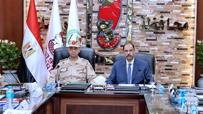 محافظ سوهاج وقائد الدفاع الشعبي والعسكري يشهدان فعاليات التدريب العملي المشترك