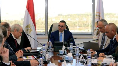 حسن الخطيب : نستهدف تعظيم الصادرات ذات القيمة المضافة وخفض عجز الميزان التجاري